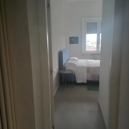 Porta Romana - Super With 2 Bedrooms & 2 Bathrooms Fully Equipped Kitchen Living Wi Fi Balcony Metro Line Porta Romana Apartment *